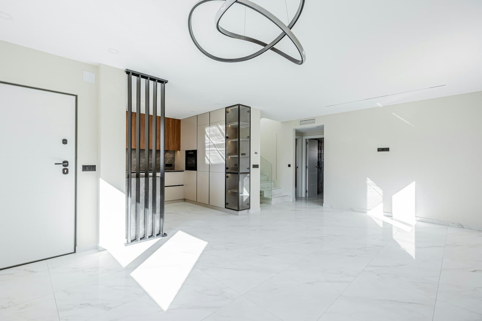 Salón de una vivienda de segunda mano antes de la inspección precompra